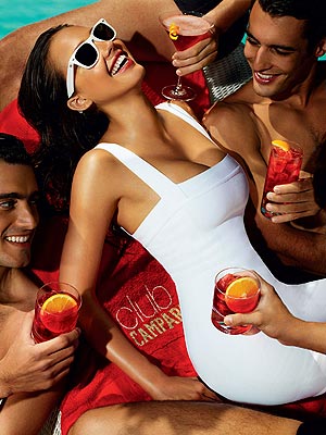 PHOTOS: Jessica Alba Bares Body After Baby for Calendar| Jessica Alba