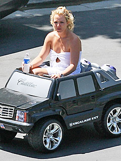 Britney Spears Loves Japan for Its Tiny Cars | Britney Spears