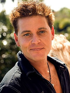 corey_haim240.jpg