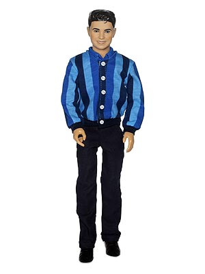 This star – who's no stranger to making teens swoon – scored his own collectible mini-me. Who is he? | Zac Efron