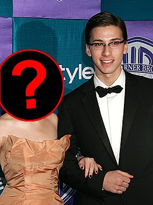 His twin sister is as known for her talent as she is for her sexy, old-Hollywood appeal. Who is his famous sibling? | Scarlett Johansson
