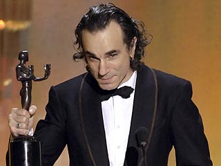 http://img2.timeinc.net/people/i/2008/specials/sag08/news/daniel_day_lewis320.jpg