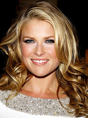 New long haircuts for 2009-Ali Larter blonde hairstyles