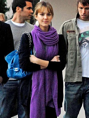 ALL WRAPPED UP photo | Jessica Alba