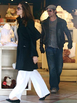 'EASY' CUSTOMERS photo | Brad Pitt