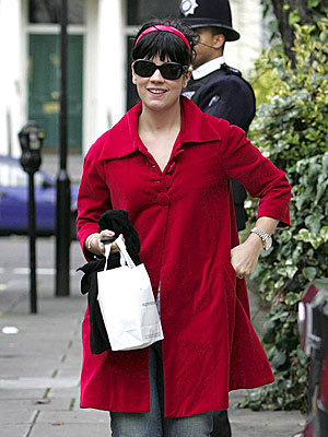 lily allen alright still cover. Re: Lily Allen: quot;Alright, Stillquot; Post by reception on Jan 3, 2008, 2:26pm