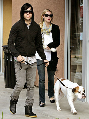 DOGGIE DAY CARE photo | Ashlee Simpson, Pete Wentz