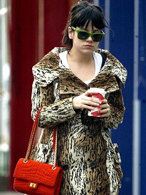 lily allen alright still cover. Re: Lily Allen: quot;Alright, Stillquot; Post by reception on Jan 8, 2008, 3:01pm