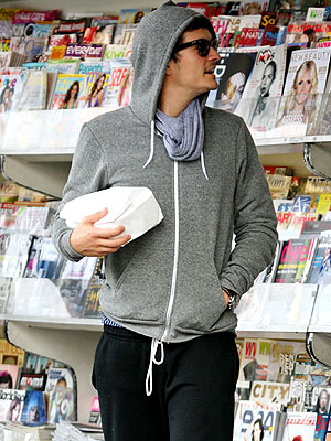 READER'S DELIGHT photo | Orlando Bloom