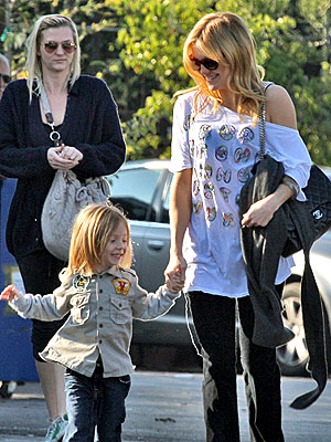 MOMMY AND WEE photo | Kate Hudson