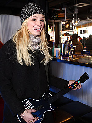 GUITAR HEROINE photo | Mischa Barton