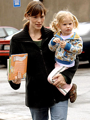 BOOK SMARTS photo | Jennifer Garner