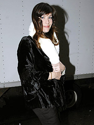 COLD COMFORT photo | Liv Tyler