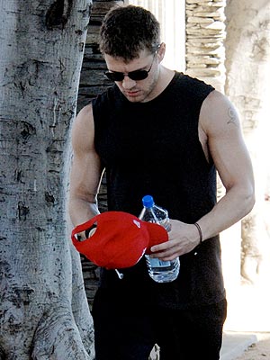 THE GUN SHOW photo | Ryan Phillippe