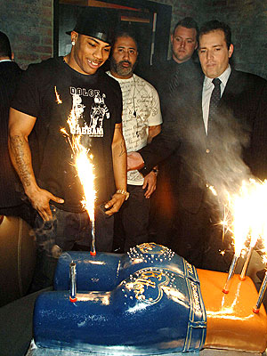 APPLE BOTTOMS UP photo | Nelly