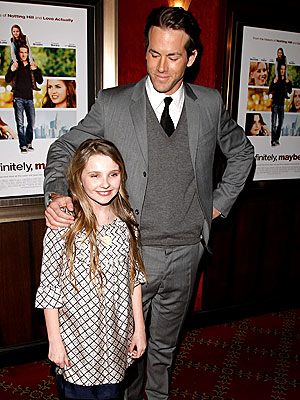 Ryan Reynolds on Lean On Me Star Tracks Abigail Breslin Ryan Reynolds People Com
