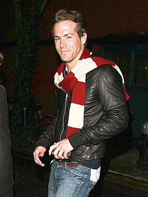 http://img2.timeinc.net/people/i/2008/startracks/080225/ryan_reynolds2.jpg