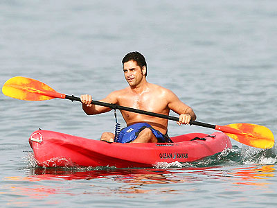 IN A ROW  photo | John Stamos
