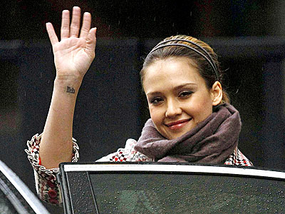 SMILE TIME photo | Jessica Alba