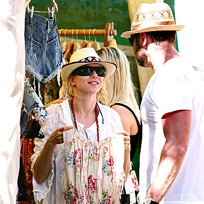 THE LOOK FOR LESS photo | Liev Schreiber, Naomi Watts