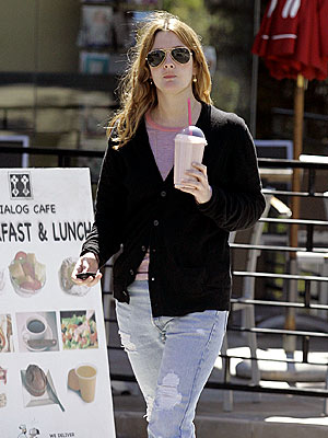 SMOOTH SIPS photo | Drew Barrymore