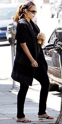 GETTING JUICED photo | Jessica Alba