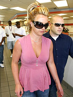 BATHROOM BREAK photo | Britney Spears