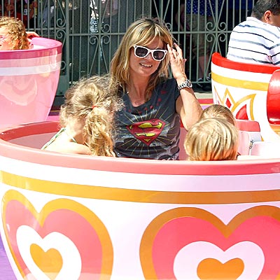 TEA TIME! photo | Kate Moss