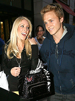 SHOPPING SPREE photo | Heidi Montag