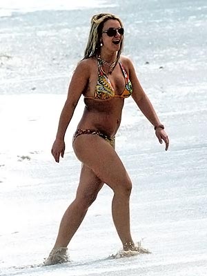 WALK ON THE BEACH photo Britney Spears I'm sure Mel Gibson regrets taking