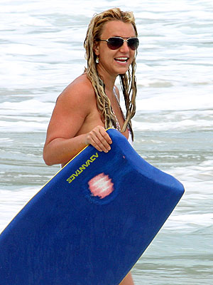 BEACH BLANKET BOOGIE photo | Britney Spears