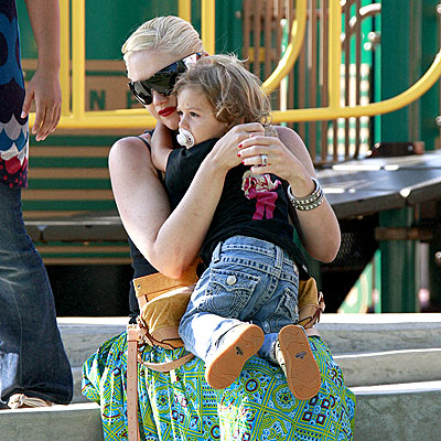 MAMA LOVE photo | Gwen Stefani, Kingston Rossdale