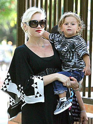PARK 'N RIDE photo | Gwen Stefani, Kingston Rossdale