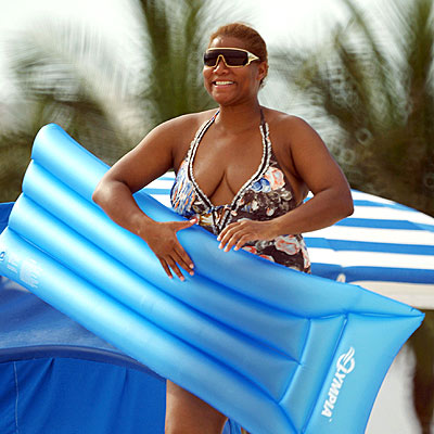 totally chill queen latifah 293 x 473 27k jpg