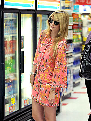 KEEPING HER COOL photo | Mischa Barton