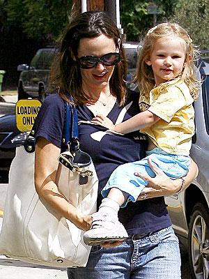CRAFT WORK photo | Jennifer Garner