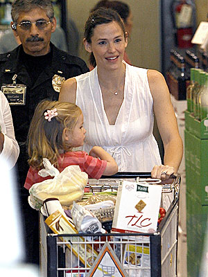 SHOPPING LIST photo | Jennifer Garner