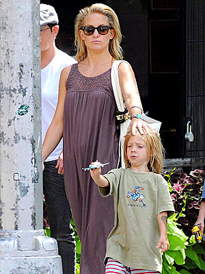 MAMA'S BOY photo | Kate Hudson