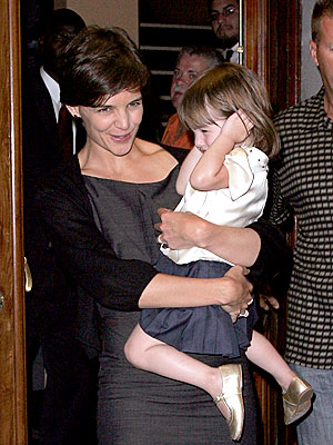 EAR MUFFS photo | Katie Holmes, Suri Cruise