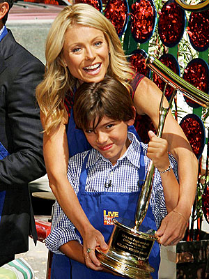 TOP DOG photo | Kelly Ripa