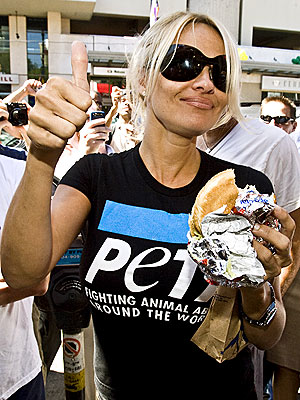 A GOOD SIGN photo | Pamela Anderson