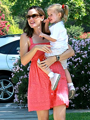 FLOWER GIRLS photo | Jennifer Garner, Violet Affleck