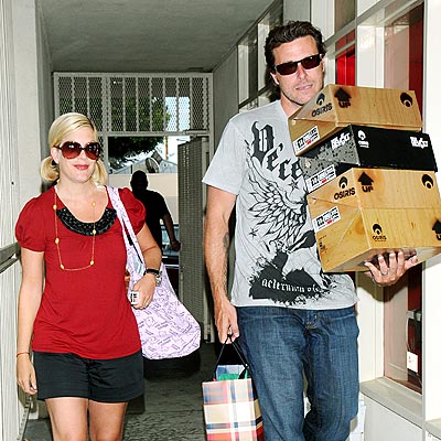 TALL ORDER photo | Dean McDermott, Tori Spelling