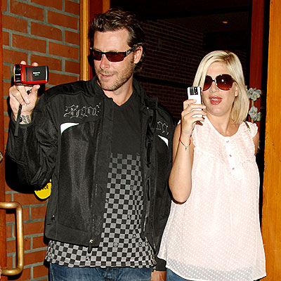 DOUBLE SHOT photo | Dean McDermott, Tori Spelling