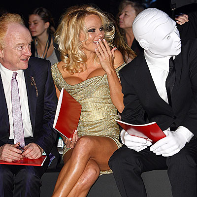 THRILL SEEKER photo | Pamela Anderson