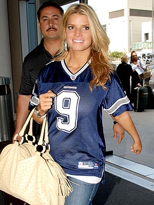 TEAM SPIRIT photo | Jessica Simpson