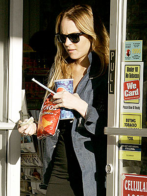 FOOD FOR THOUGHT  photo | Lindsay Lohan