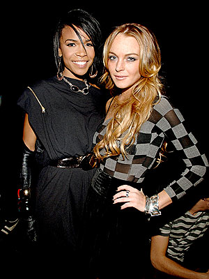 'CIRCUS' ACT photo | Lindsay Lohan, Michelle Williams (Musician)