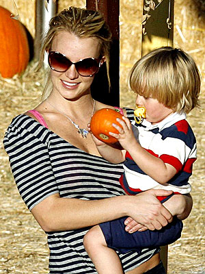 HITTING THE HAY photo | Britney Spears