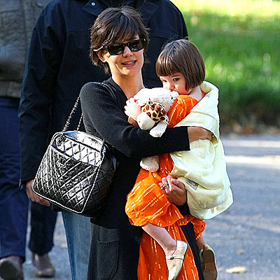 MOMMY & ME photo | Katie Holmes, Suri Cruise